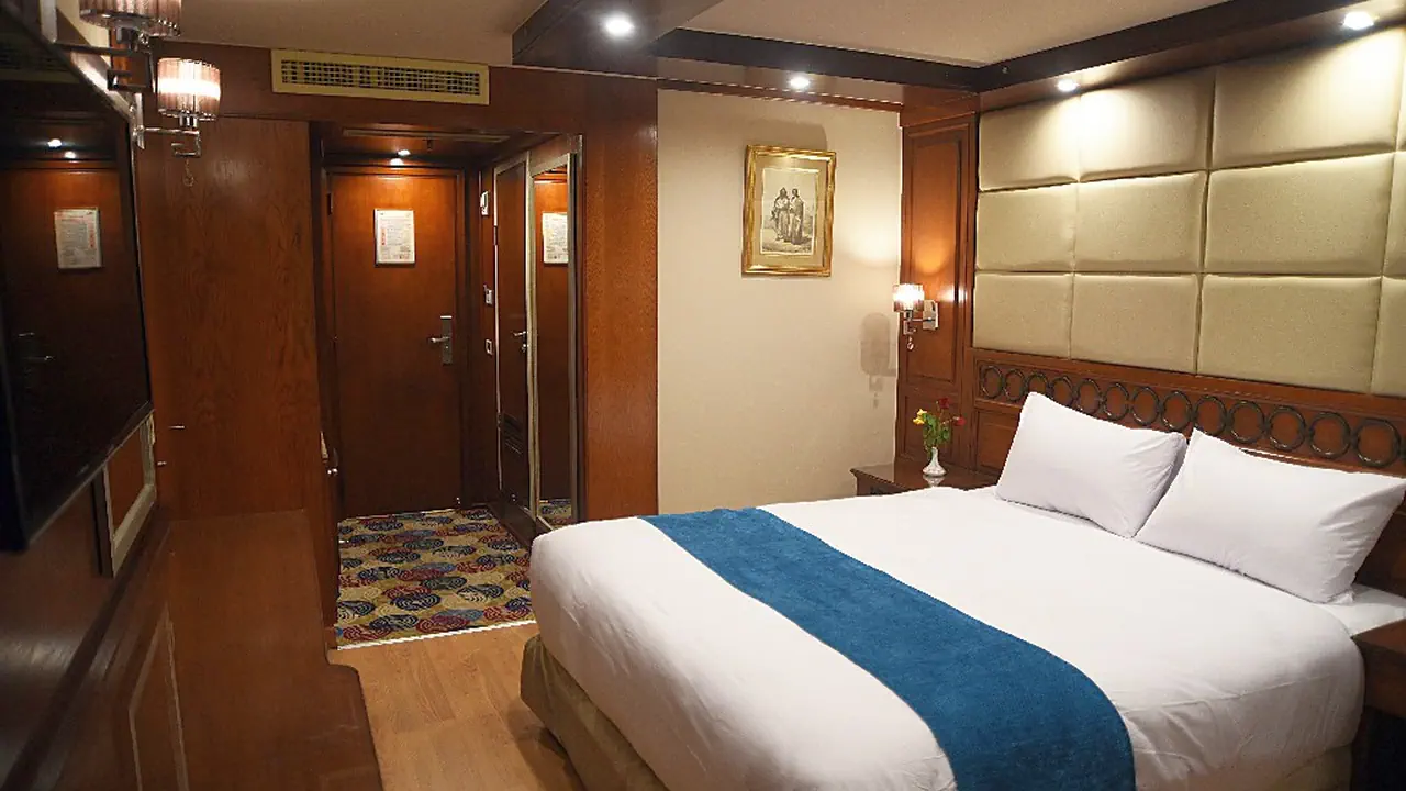 رحلة الباخرة بلو شادو II